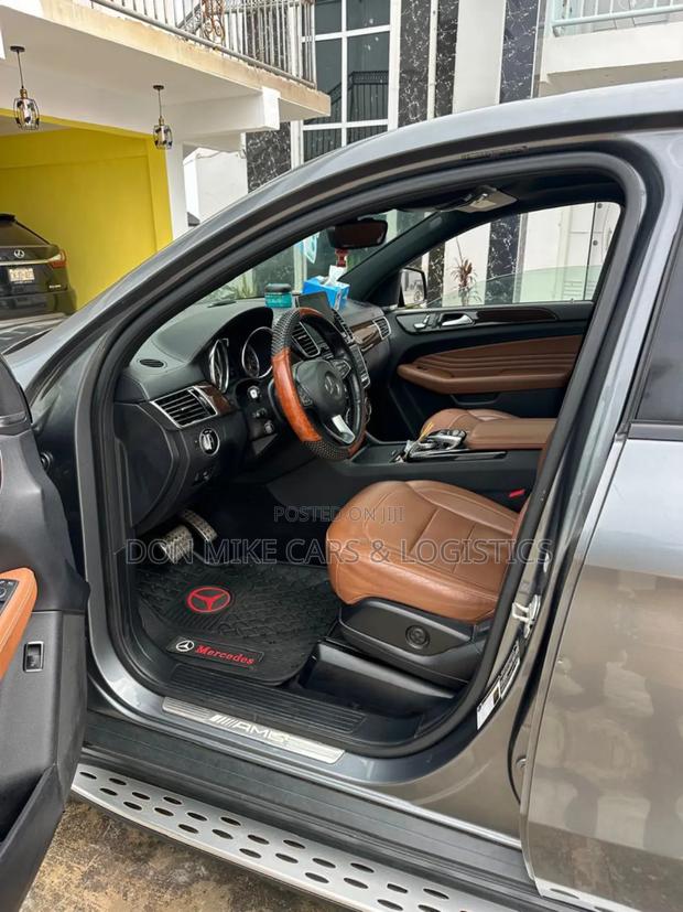 Mercedes-Benz GLE43 2018 Gray photo 4