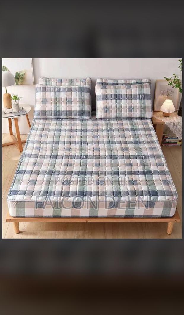 Superior High Quality Waterproof King Size Mattress Covers · Photo 1
