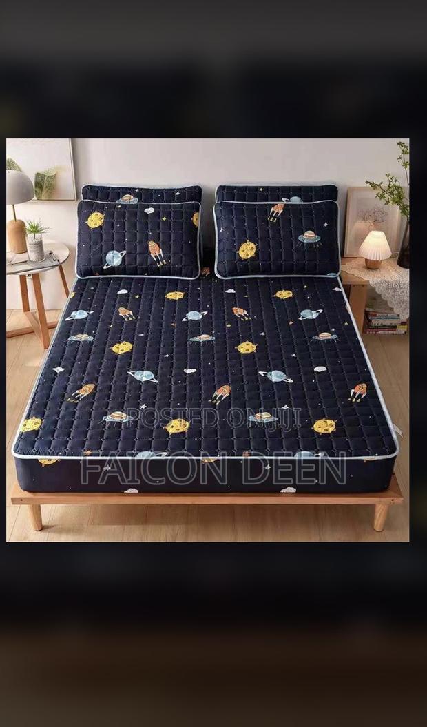 Queen Size Original Water Proof Mattress Covers · Photo 1