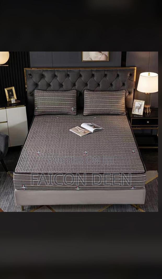 Designer King Size Original Waterproof Mattress Protectors · Photo 1