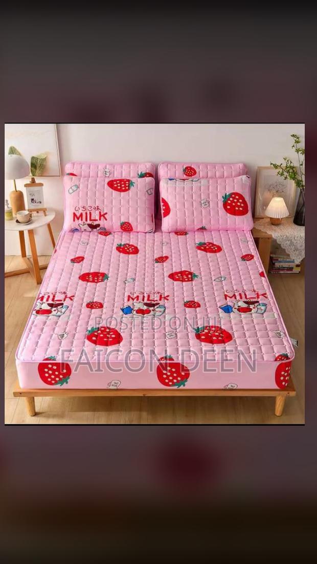 Elastic Original Queen Size Waterproof Mattress Protectors · Photo 1