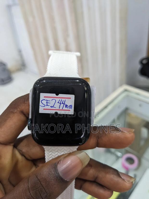 Apple Series Watch SE 2 44mm · Photo 2