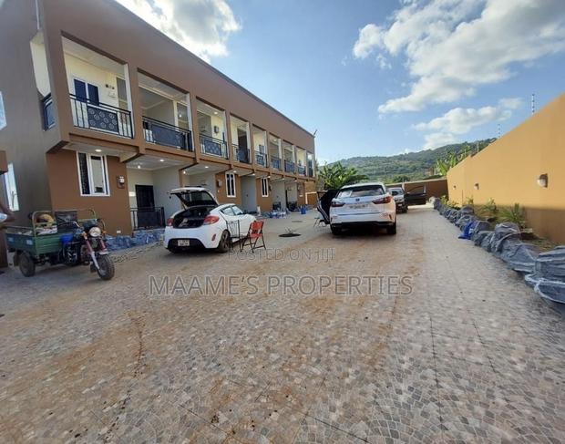 8bdrm Apartment in Oyarifa for sale · Photo 1