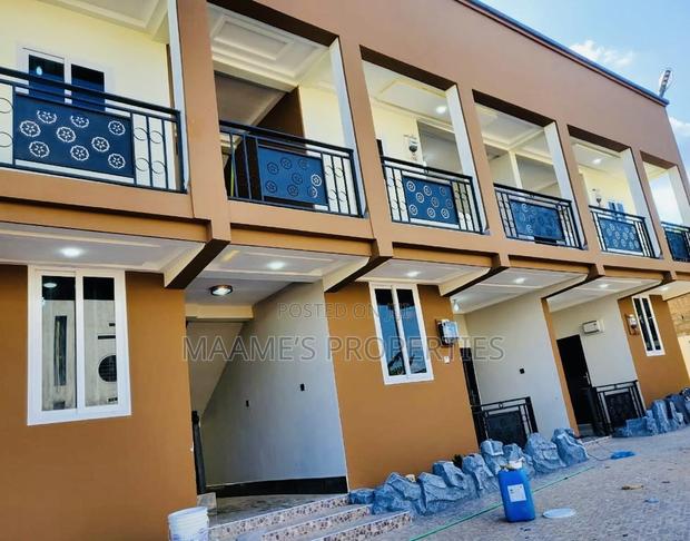 8bdrm Apartment in Oyarifa for sale · Photo 4