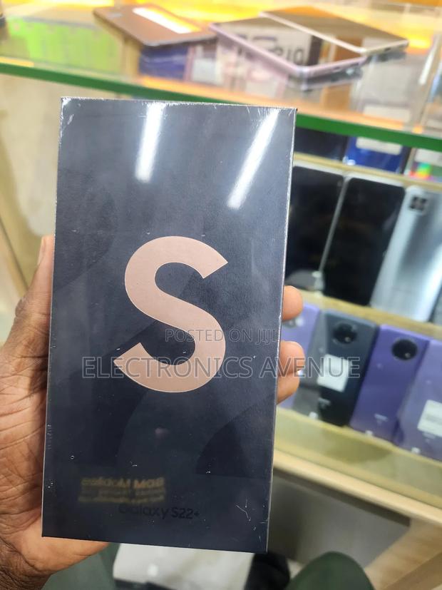 New Samsung Galaxy S22+ 5G 128 GB Gold