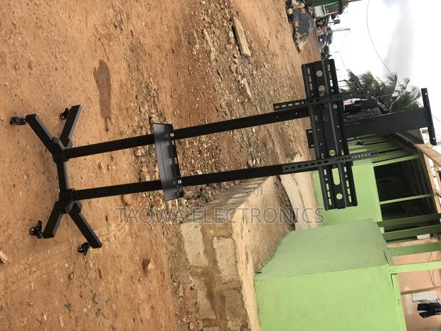 Free Moving Mobile Tv Stand · Photo 1