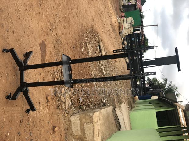 50kg Holds (Mobile Tv Stand · Photo 1