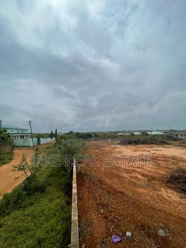 Moderate Price Plots - Prampram Beach Lane · Photo 4