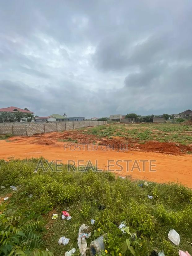 Acquire Half Plot + Free Documents - Afienya - Shai Hills · Photo 4