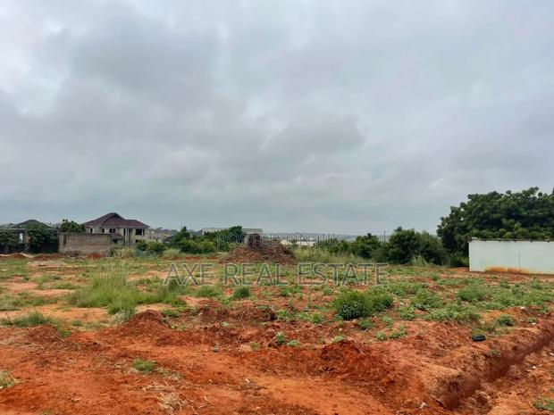 Titled Full Plots // Free Documents at Oyibi - Appolonia · Photo 4