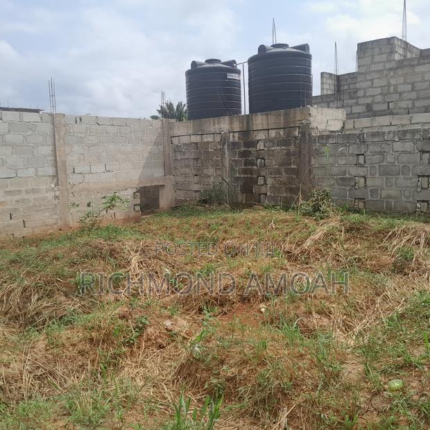 Plot With Uncompleted Building for Sale at West Fijia · Photo 1