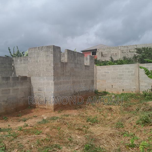 Plot With Uncompleted Building for Sale at West Fijia · Photo 3