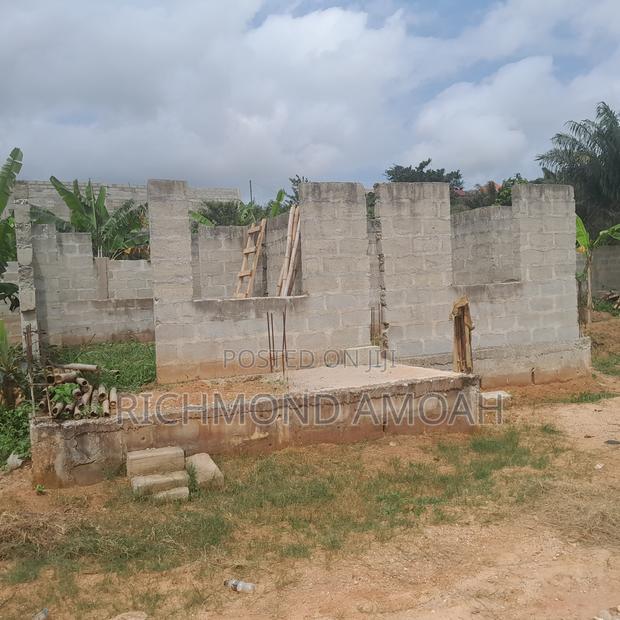 Plot With Uncompleted Building for Sale at West Fijia · Photo 4