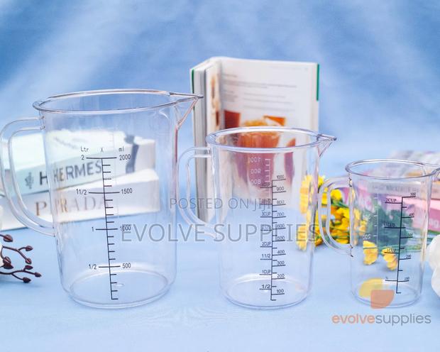 Acrylic Measuring Cups · Photo 4