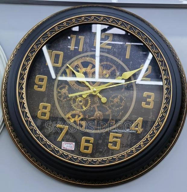 Wall Clock · Photo 2