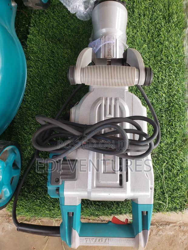 Total 1700w Demolition Breaker · Photo 4