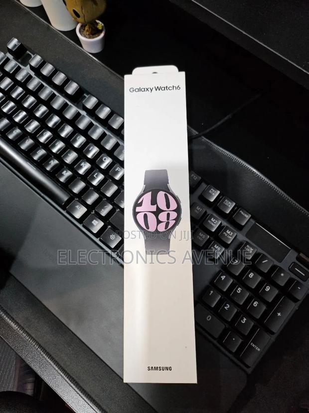 44mm Samsung Galaxy Watch6 Sealed in Box