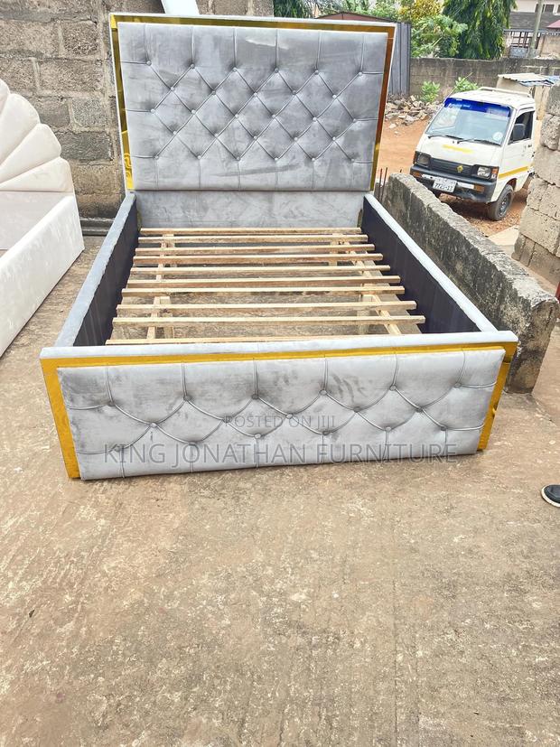 Double Bed And Side Drawers Available photo 2