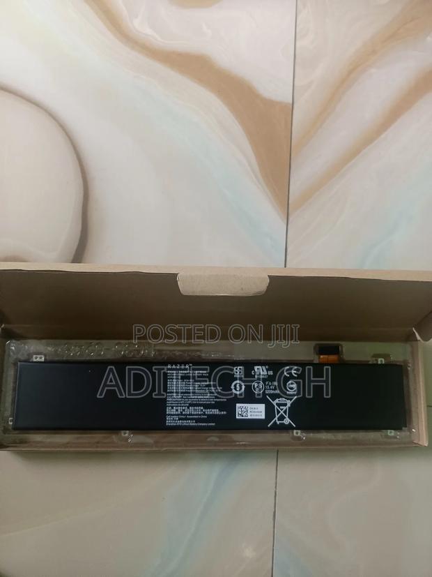 New Original Razer Blade Battery Rc30-0248 From Usa · Photo 3