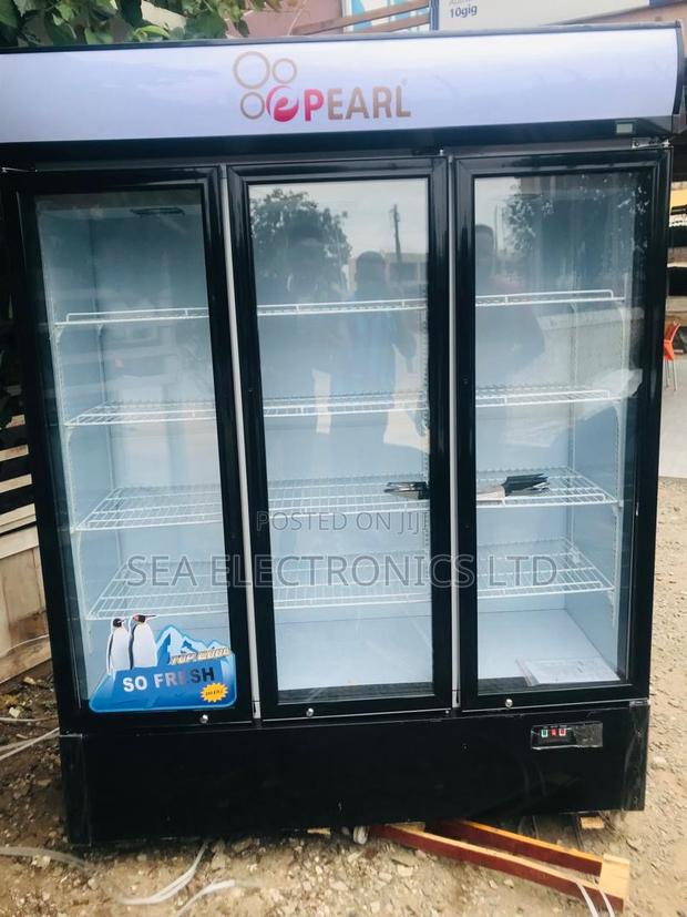 Pearl 950 Liters 3 Doors Display Fridge · Photo 2