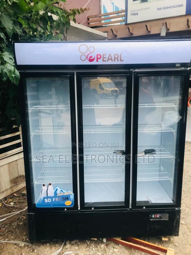 Showcase Pearl 950 Liters 3 Doors Display Fridge · Photo 2