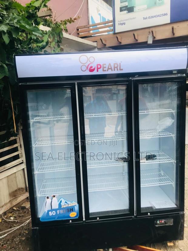 Unique Pearl 3 Doors Display Fridge · Photo 2