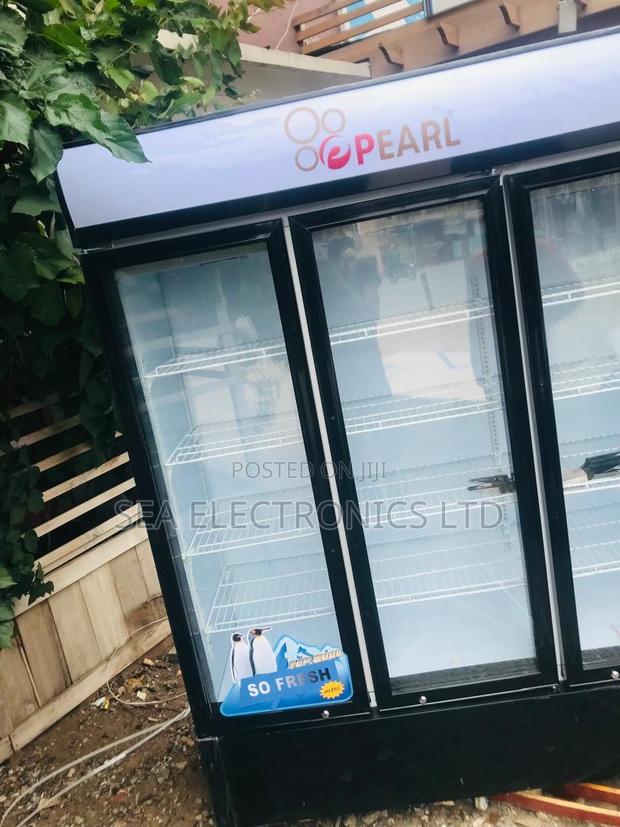 New Showcase Pearl 950 Liters 3 Doors Display Fridge · Photo 2