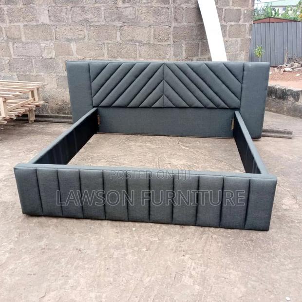 Queen Size Bed Frame photo 3