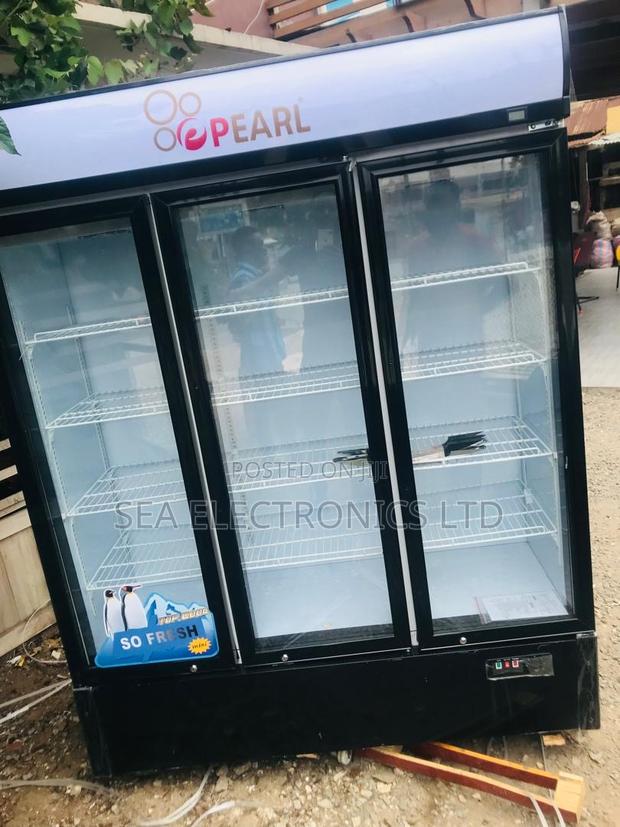 Super Authentic Pearl 3 Doors Display Fridge in Stock · Photo 2