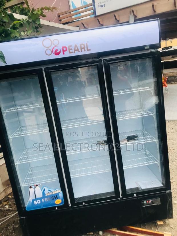 Available 3 Doors Pearl Display Fridge · Photo 2