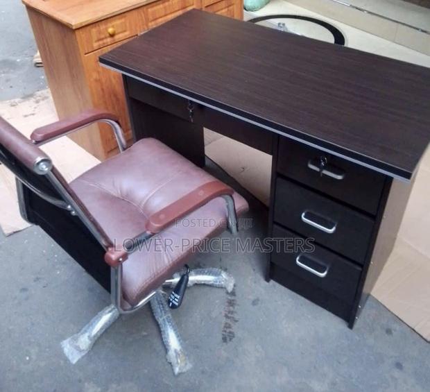 Executive Chair and Office Desk Complete Set · Photo 1