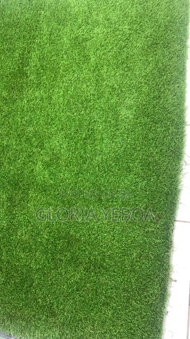 Artificial Green Grass Per a Yard · Photo 3