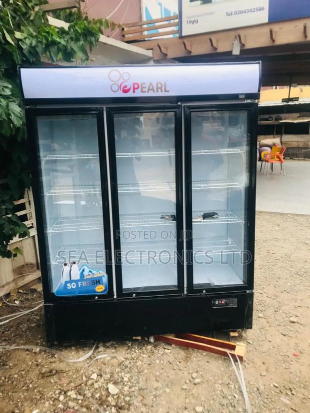 950litres 3 Doors Display Beverage Cooler · Photo 2