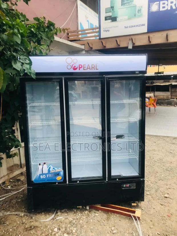 Genuine Pearl 950litres 3 Doors Display Fridge · Photo 2