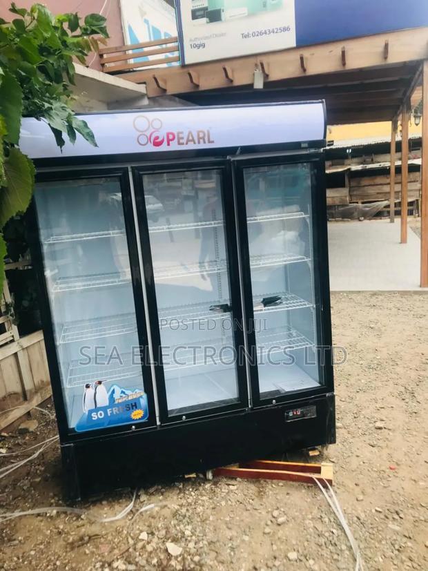 950litres 3 Doors Display Fridge Fresh in Box · Photo 2