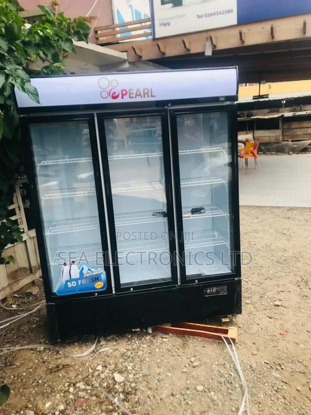 Affordable 950litres 3 Doors Display Fridge · Photo 2