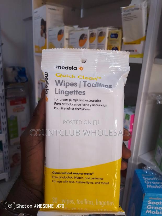 Medela Quick Clean Wipes for Breast Pump and Accessories. · Photo 2