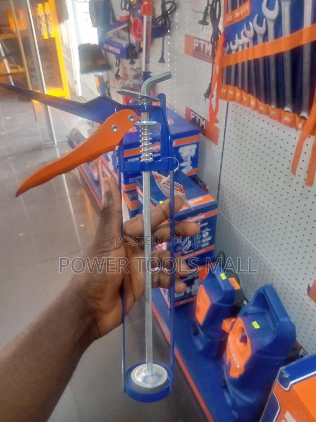 Wadfow Caulking Gun · Photo 2