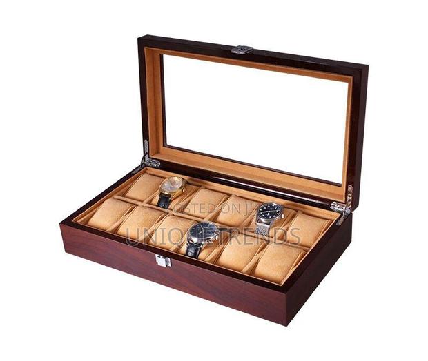 12 Slots Watch Box, Made of Glass and Wood · Photo 4