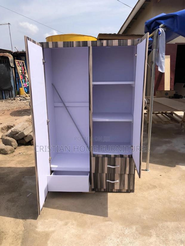 Wardrobe Available photo 2