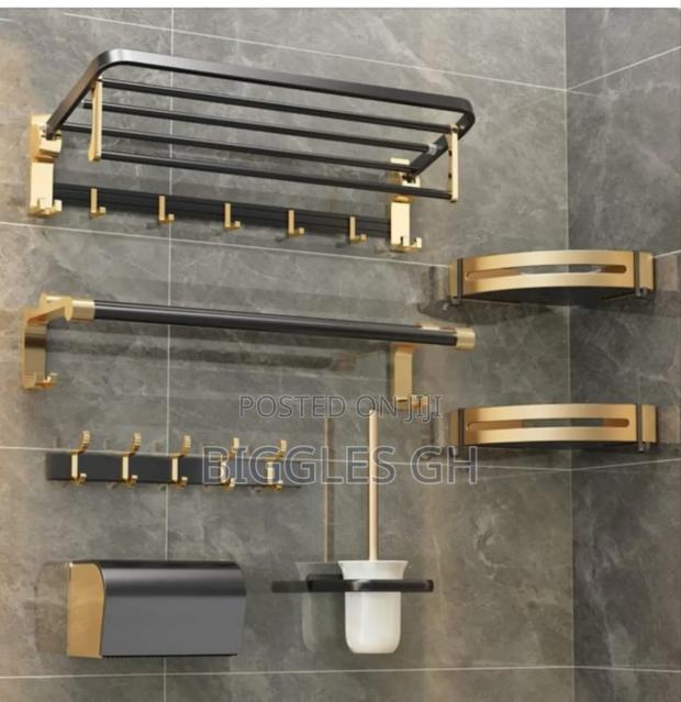 Bathroom Accessories · Photo 2
