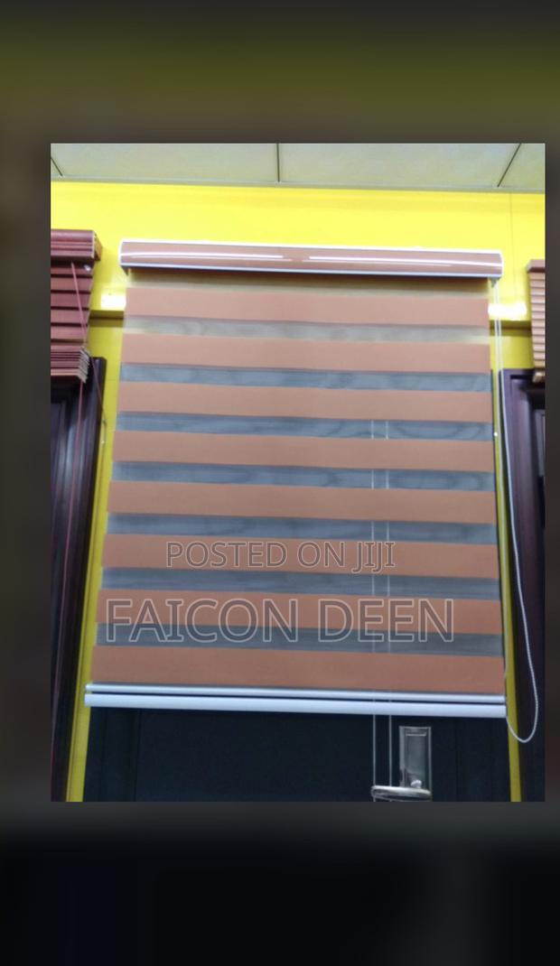 Superior Modern Designed Roller Window Blinds in Diff Colors · Photo 1