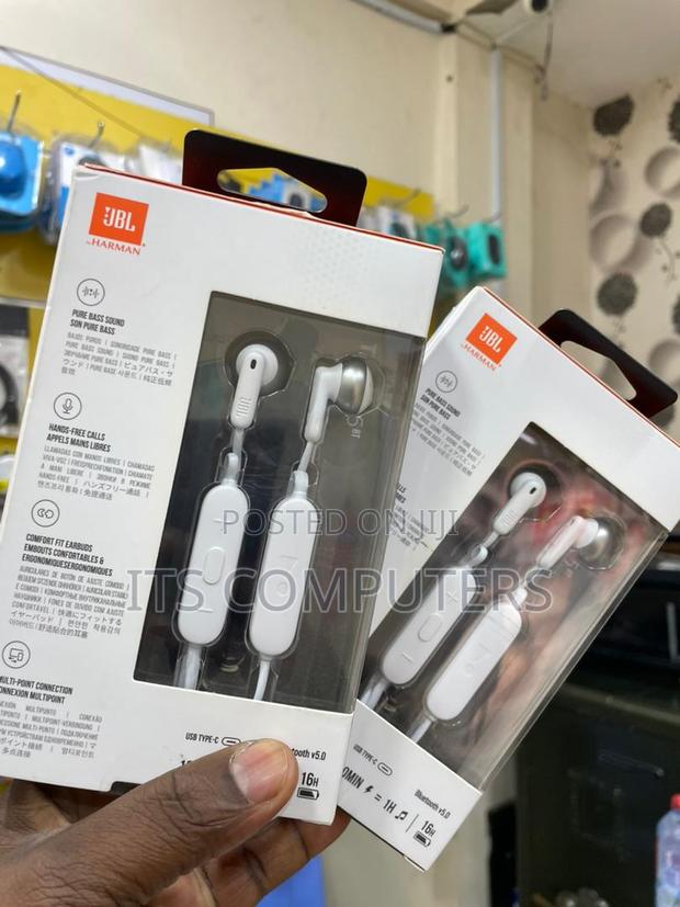 JBL Tune 215bt Wireless in-Ear Headphone · Photo 3