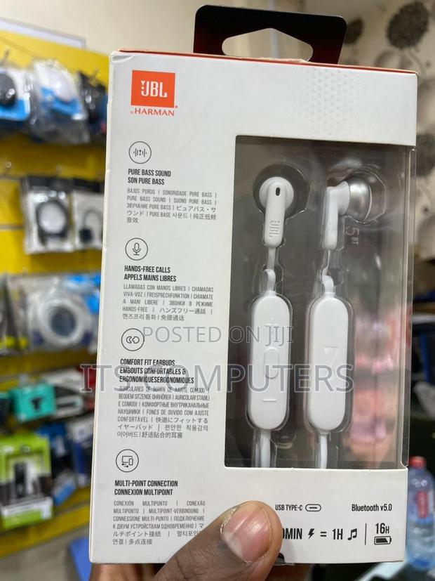 JBL Tune 215bt Wireless in-Ear Headphone · Photo 4