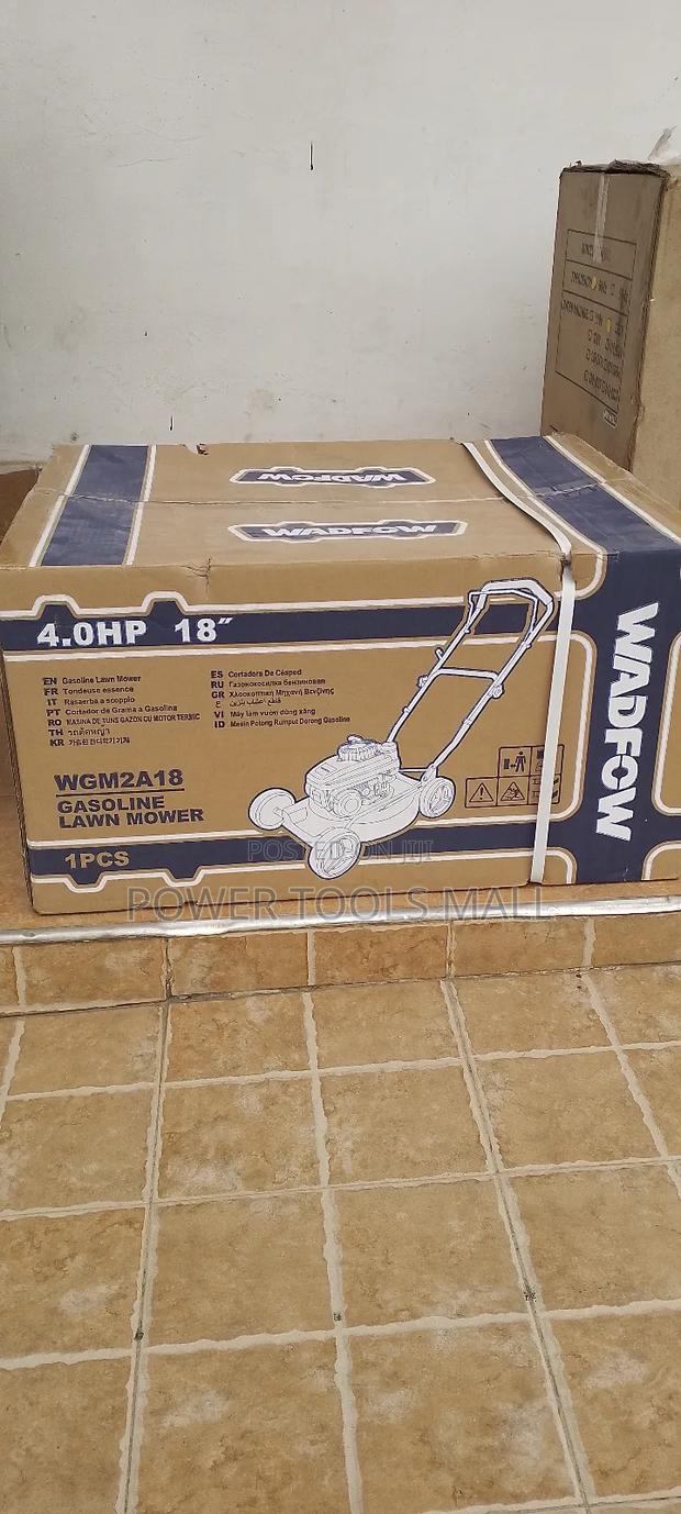 Wadfow Gasoline Lawn Mower 18" WGM2A18 · Photo 3