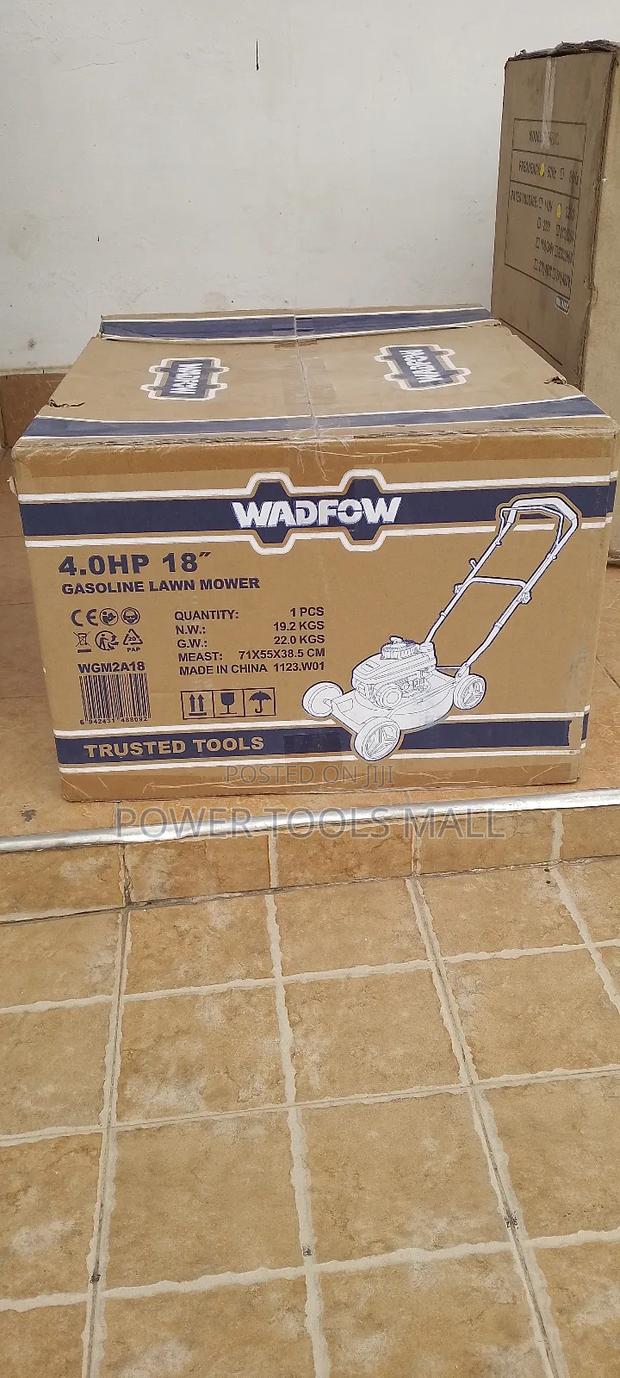 Wadfow Gasoline Lawn Mower 18" WGM2A18 · Photo 4