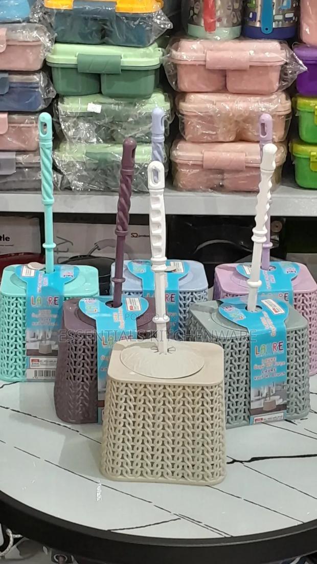 Toilet Brush · Photo 2