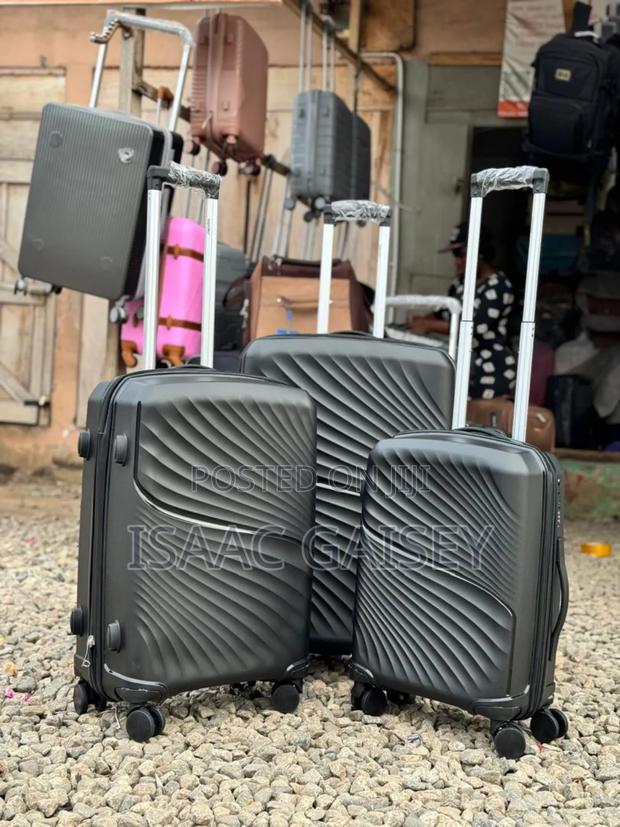 Three Set Anticrake Luggages/Travel Bags · Photo 2