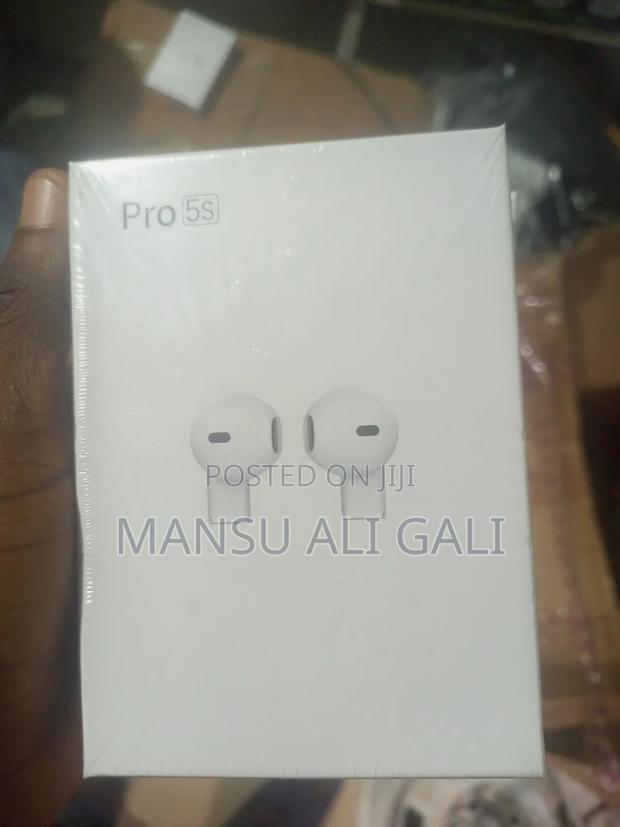 Pro 5s Ear Buds · Photo 4