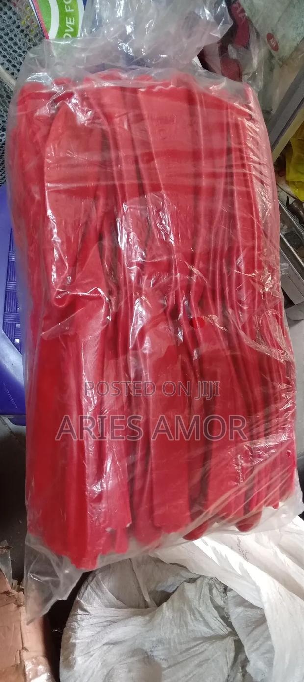 Heavy Duty Gloves · Photo 2